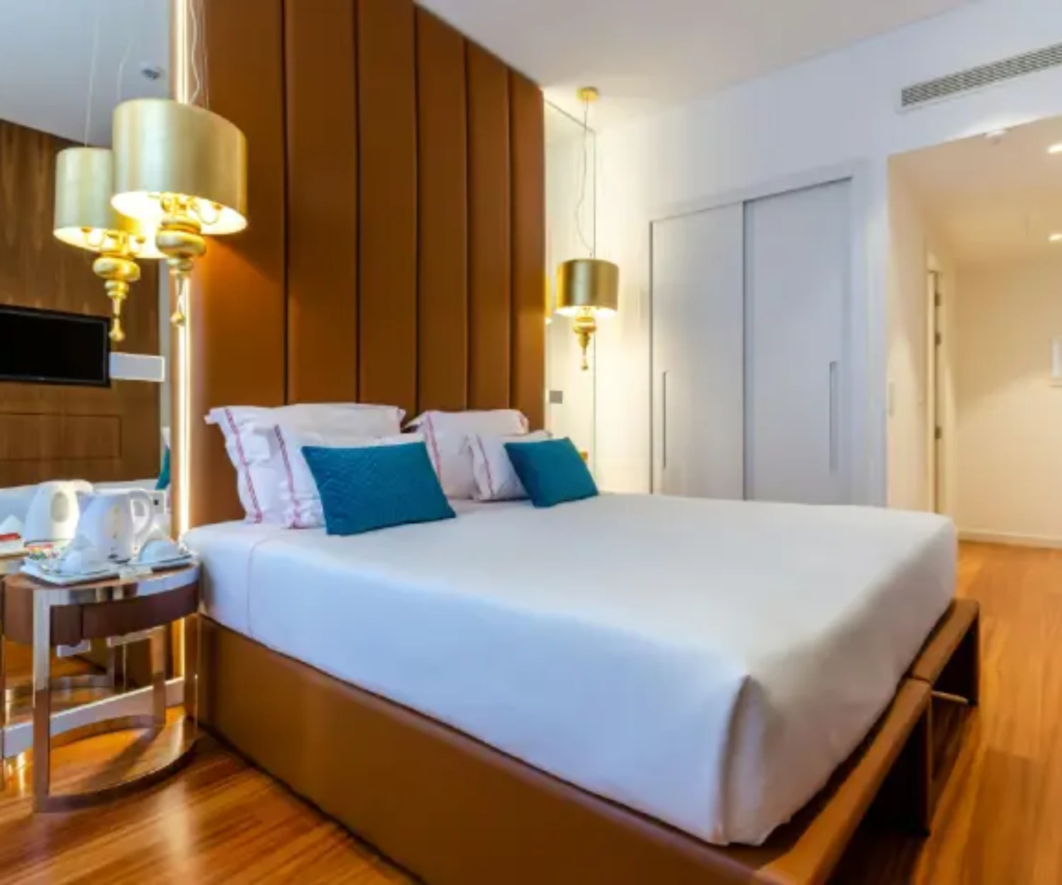 Caregiver visits in hotel rooms in Tenerife