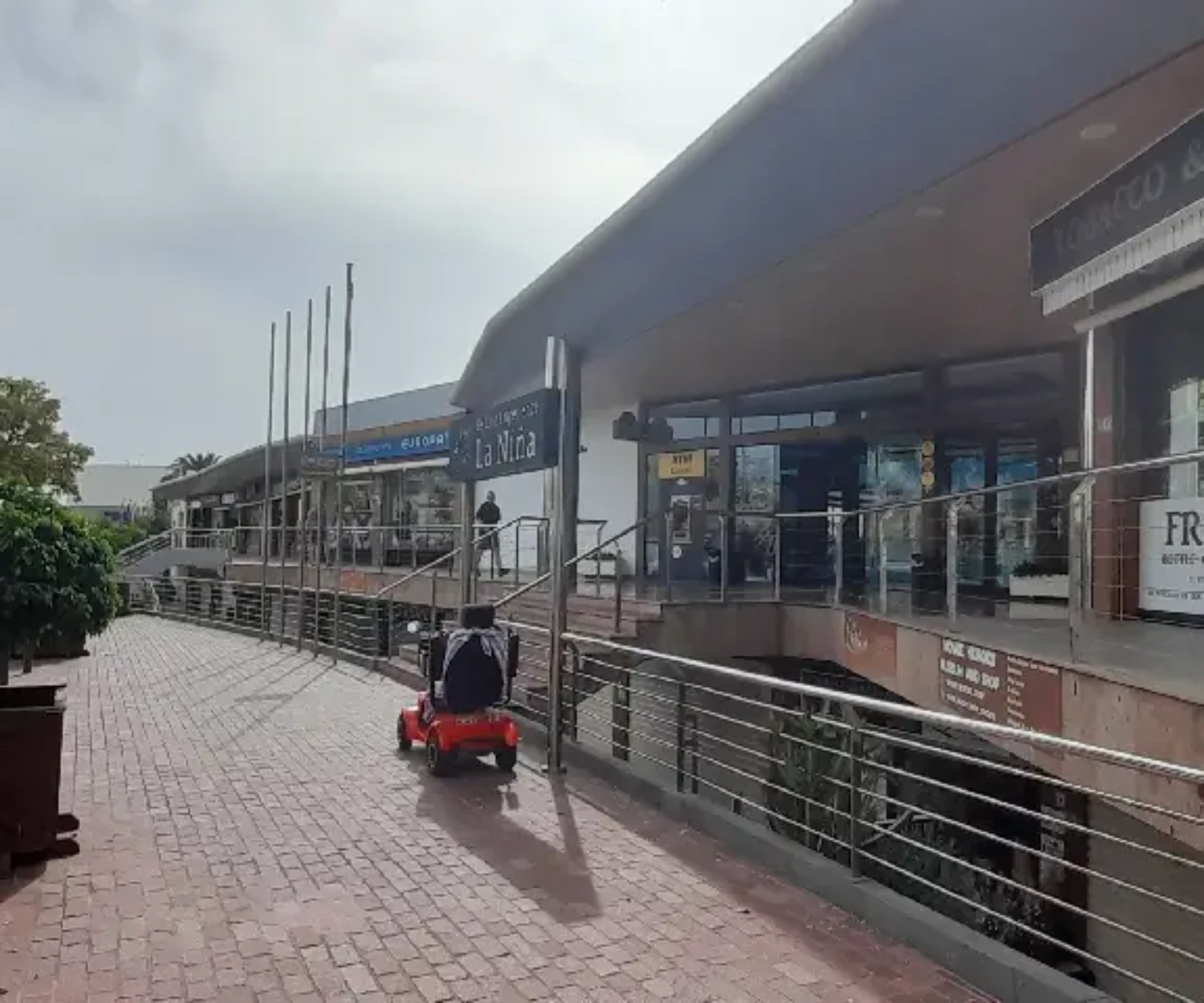 Learn the best Tenerife resorts for elderly people or those with mobility issues